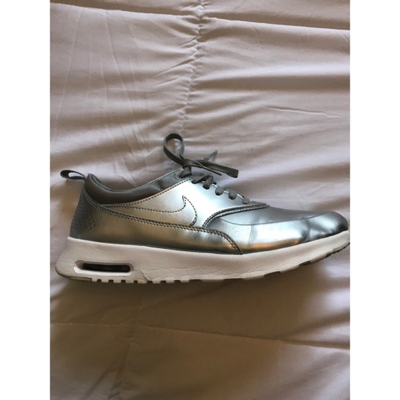 nike air max thea silver